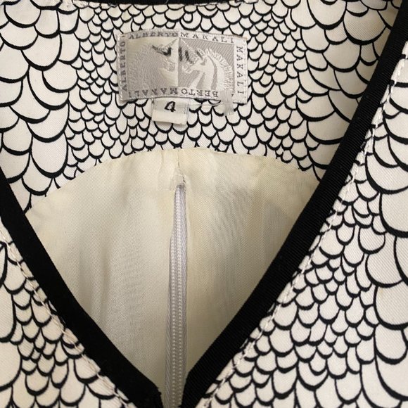 Alberto Makali Black and White V-Neck Sleeveless Top, Size 4 - Picture 3 of 5